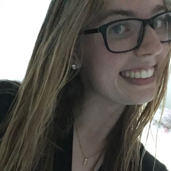 Meet your Posher, Emily - Picture 1 of 1